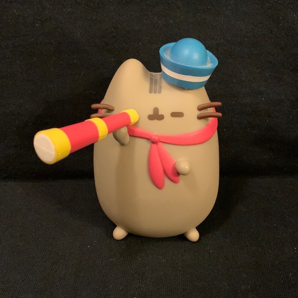 Pusheen sailor vinyl figure ornament